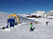 Bon plan pour les enfants :  - Jardin des neiges avec tapis roulant à proximité du Bergrestaurant Weißsee