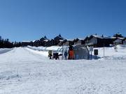 Tapis roulant couvert à côté du SkiStar Lodge Trysil