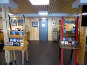 Entrée soignée du lodge à la station de vallée