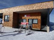 Des installations sanitaires bien entretenues à de nombreuses stations de remontées mécaniques