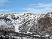 Vue sur le Roni, haut de 1225 m