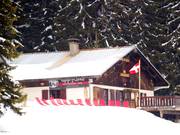 Près de la piste Baches (itinéraire de retour de Crest Voland vers Les Saisies) se trouve le Refuge au Lachat.