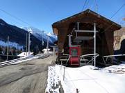 La station de téléphérique se trouve directement à la gare.