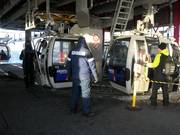 Le personnel est toujours présent lors de l’embarquement.