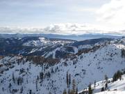 Vue sur le domaine skiable Palisades Tahoe