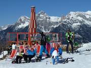 Bar à parasol dans le domaine skiable