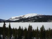 Vue sur le Valsfjell lors de l'arrivée à la station de ski de Gålå