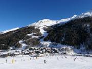 Vue sur la station et le domaine skiable de Pfelders