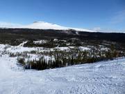Versant nord avec vue sur le Städjan, haut de 1131 m