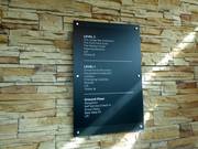 Signalisation à l'entrée du hall de ski