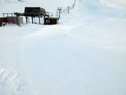 Piste damée dans le domaine skiable de Bláfjöll