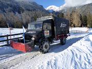 Transfert en Unimog entre le Kinderland et la prairie d'entraînement Schanzlin