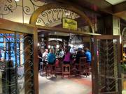 Après-ski élégant au Mantles Bar du Sun Peaks Grand