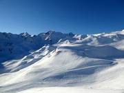 Vue depuis le Cap de Pales vers le Serre Doumenge