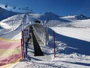 Förderband Übungwiese Berg 2 - Tapis roulant/Moving Carpet recouvert d’une galerie