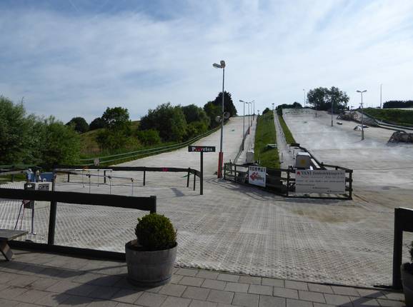 Vue sur les deux pistes n° 1 et n° 2