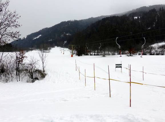 Vue sur la piste de ski à Leisach