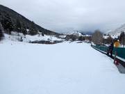 Piste d'entraînement avec tapis roulant à la station de vallée
