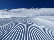 Piste parfaitement préparée dans le domaine skiable de Saint-Lary-Soulan