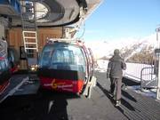 Le personnel est présent à la télécabine.