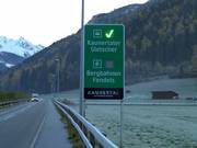 Déjà dans la vallée, il y a une information sur le domaine skiable.