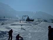 Téléskis et larges pentes caractérisent le domaine skiable
