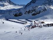 Förderband Gamsgarten 2 - Tapis roulant/Moving Carpet recouvert d’une galerie