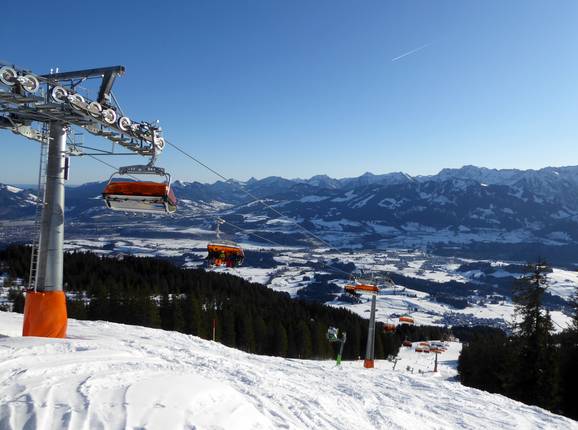 Weiherkopfbahn - 6 places | Télésiège rapide (débrayable) avec capots de protection