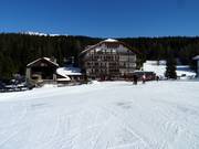 Au col de Kreuzberg, il est possible de passer la nuit directement au bord des pistes.