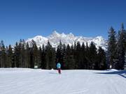 Pistes devant le massif du Dachstein