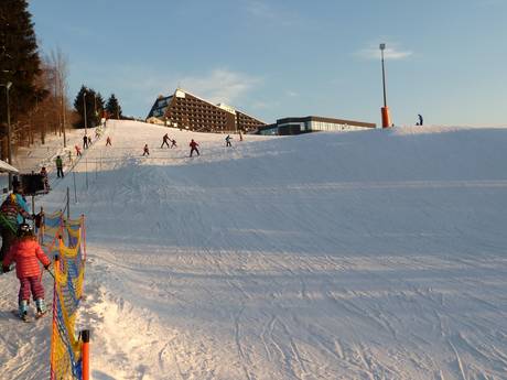 Domaines skiables pour les débutants dans les Monts Métallifères de l'Ouest – Débutants Schöneck (Skiwelt)