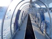 Tapis roulant couvert au centre touristique