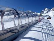 Förderband Pitztaler Gletscher - Tapis roulant/Moving Carpet recouvert d’une galerie