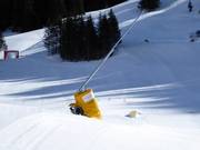 Enneigement par canons à neige dans le Kinderland