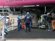 Le personnel est toujours présent lors de l’embarquement.