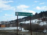 Dans la rue, on trouve encore l'ancien nom du domaine skiable Hajla.