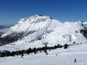 Vue sur les pistes du domaine skiable Alpe Lusia