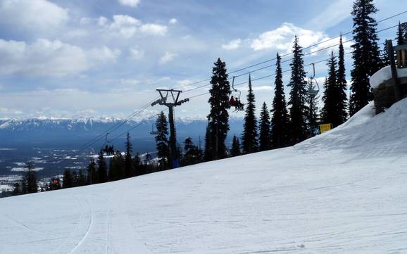La plus haute gare aval dans la chaîne Purcell – domaine skiable Kimberley