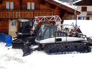 Deux machines du vaste parc de dameuses