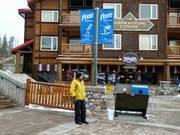 La gentillesse et l’esprit d’entraide sont des valeurs essentielles à Fernie.