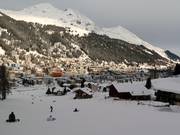 Vue sur les hébergements de Davos directement au Jakobshorn