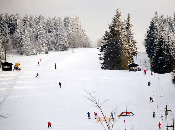 La partie inférieure de la piste Sahnehang avec la section un peu plus raide et la sortie plate