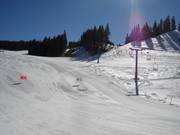 Préparation parfaite des pistes dans le domaine skiable de June Mountain