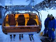 Un personnel accueillant est prêt à vous aider lors de l’embarquement.