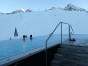 Endless Sky Pool à l'hôtel 4S étoiles Mooshaus