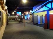 L’espace entre la location de skis et les vestiaires