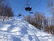 Piste à bosses dans le domaine skiable de Bromont