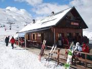 À mi-hauteur : refuge à la Pointe du Corbier