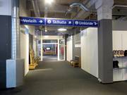 Signalisation vers le hall de ski