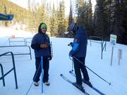 Les forfaits de ski sont encore scannés manuellement.